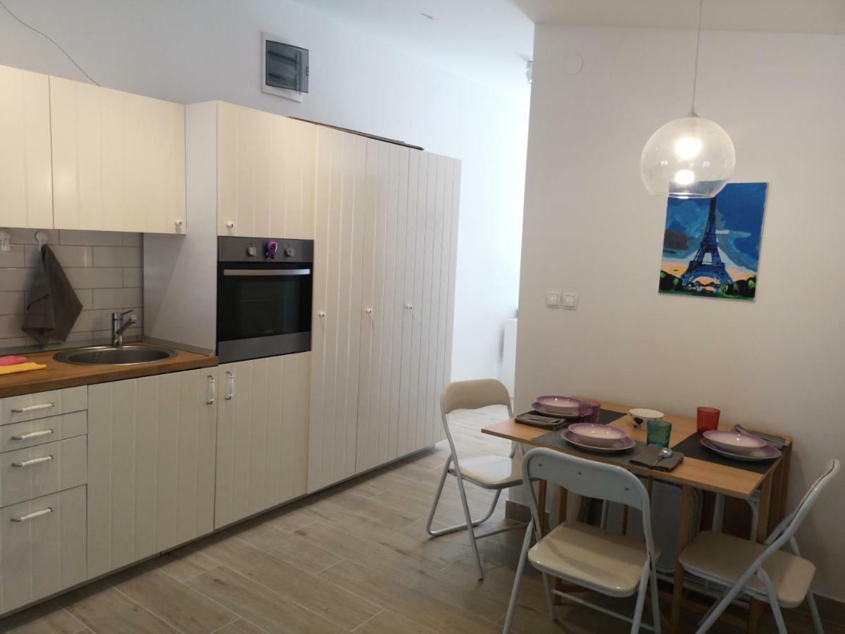 Apartman Studio Kod Ujevica Baska Voda Exterior photo